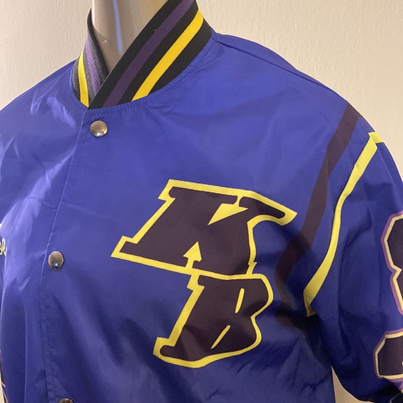 🏀Kobe Bryant-“Legends Never Die” Jacket🏀 - Picture 3 of 10